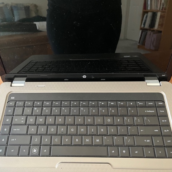 HP G72 Laptop (2014) WORKING! with Charger - Picture 5 of 7